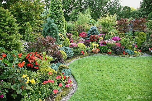 Okrasná záhrada hrajúca všetkými farbami, autor: fourseasonsgarden